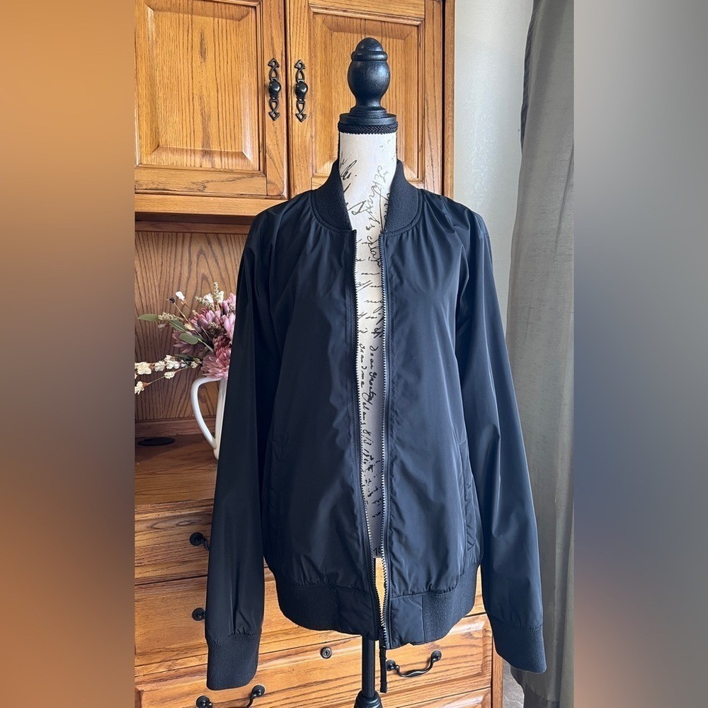 Hollister Mens Black Bomber Jacket Full Zip Lightweight Ribbed Trim Size Medium